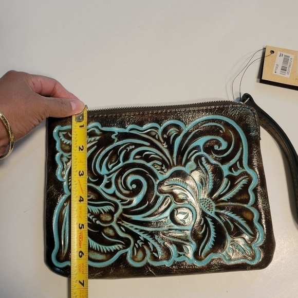 Patricia Nash NWT Cassini Wristlet Cluch. - Picture 9 of 14
